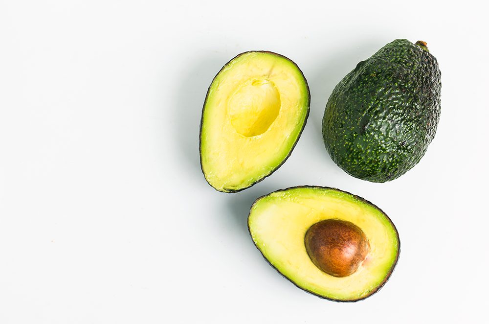 Eine halbe Avocado gegen das Naschen?