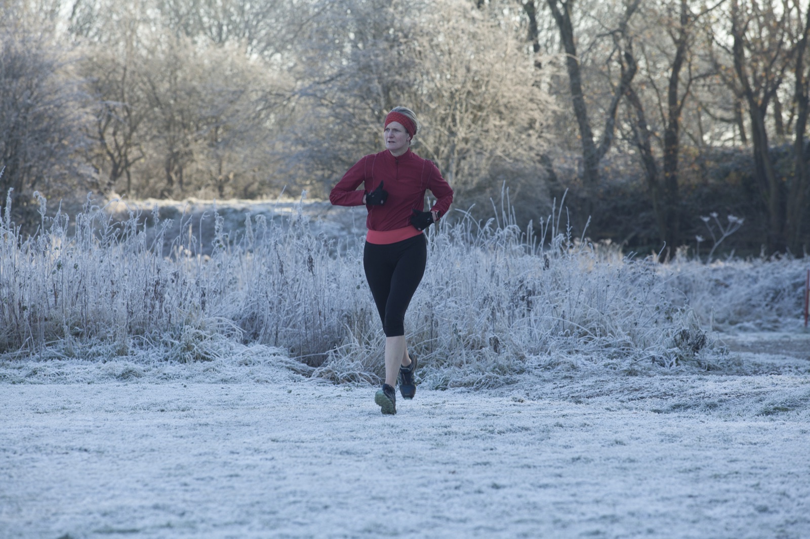 Courir quand il fait froid : s'habiller en couches et bien s'échauffer