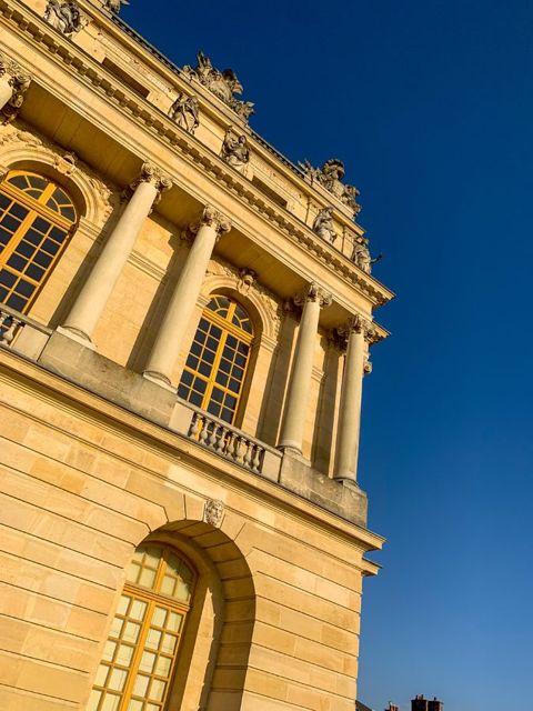 Running at the Palace of Versailles, photo 1